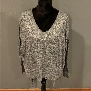 🐙 6/$20 Express Black White Zipper Detail V Neck…